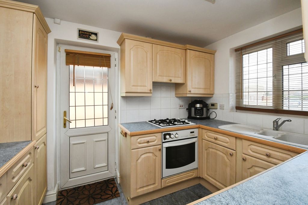 Property photo 3 of 17 Photo