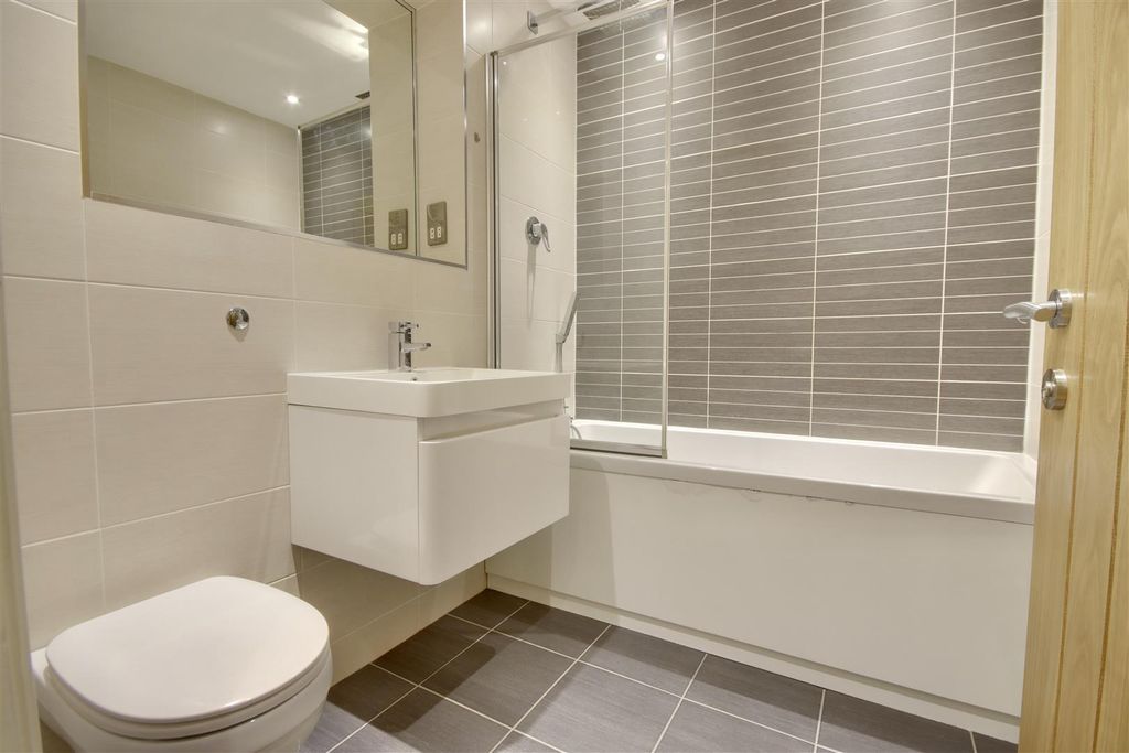 Property photo 2 of 9 1E45D65A-05CD-4E07-A388-9E05E36819F2_1_201_A.Jpeg