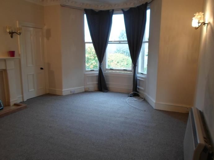 Property photo 1 of 6 Lounge