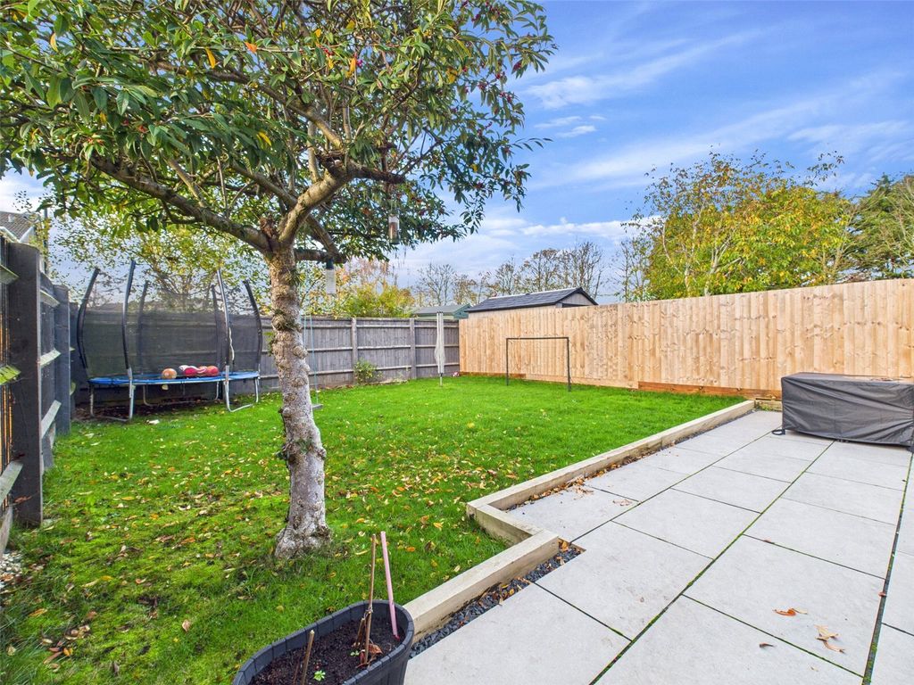 Property photo 2 of 19 Garden
