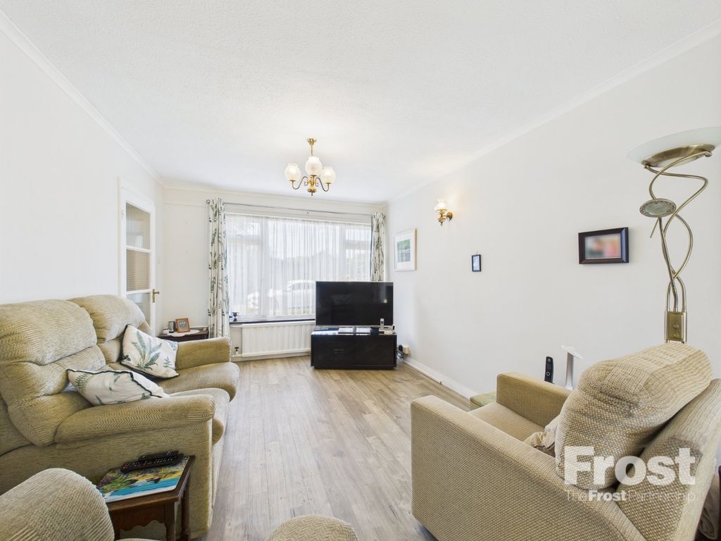 Property photo 3 of 16 Lounge/Diner