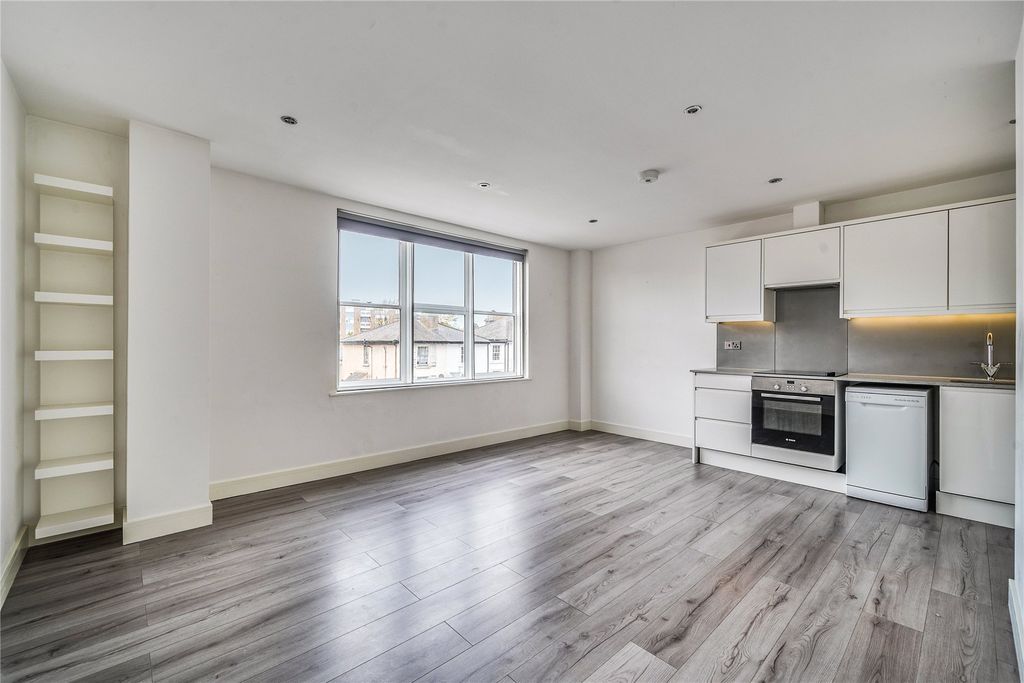 Property photo 2 of 12 Picture No. 43