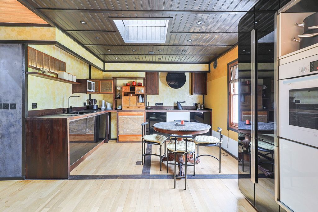 Property photo 2 of 10 Pbox-Img.Jpg