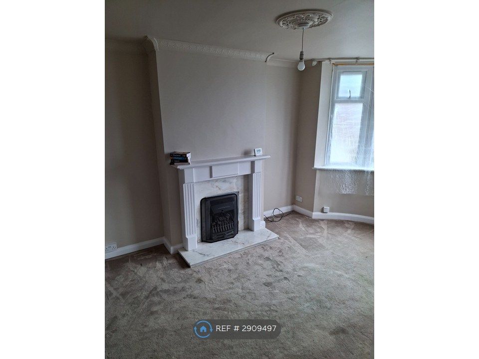 Property photo 3 of 34 None Working Fireplace