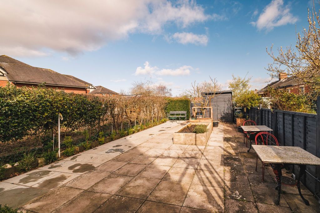 Property photo 3 of 21 Picture No. 35