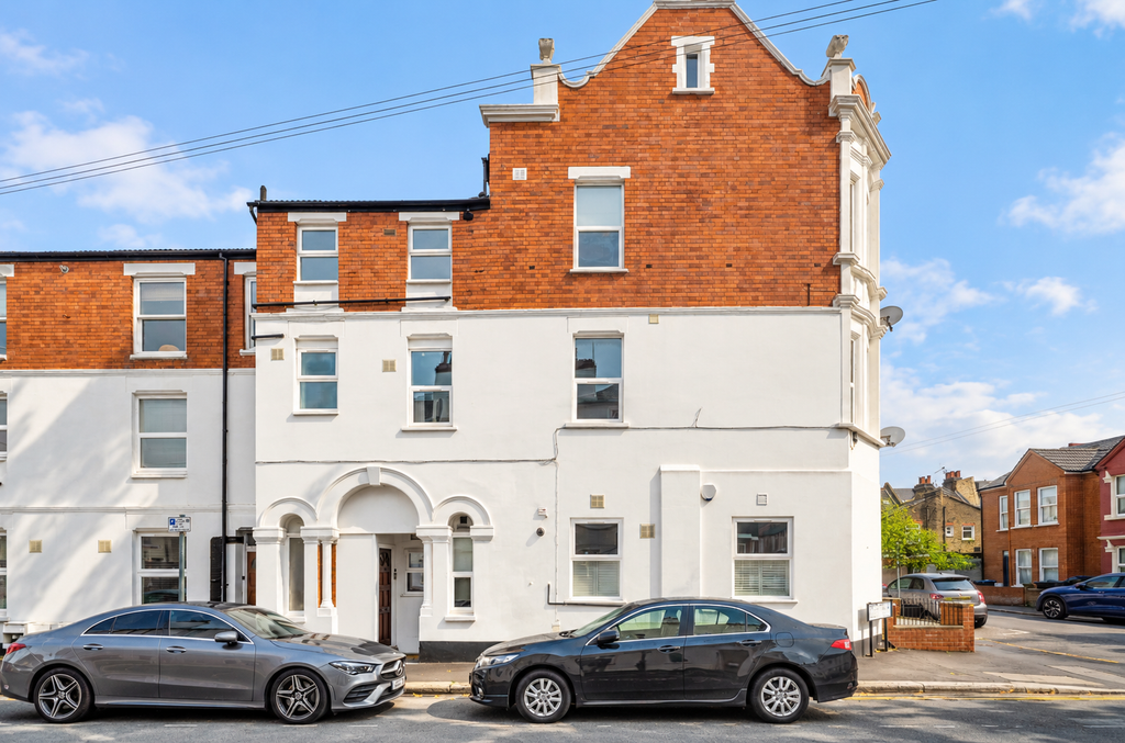 Property photo 1 of 19 External View