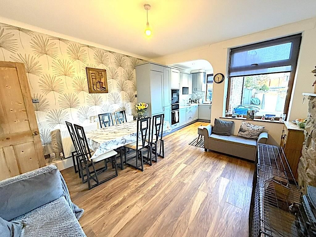 Property photo 3 of 18 Dining Room.Jpg