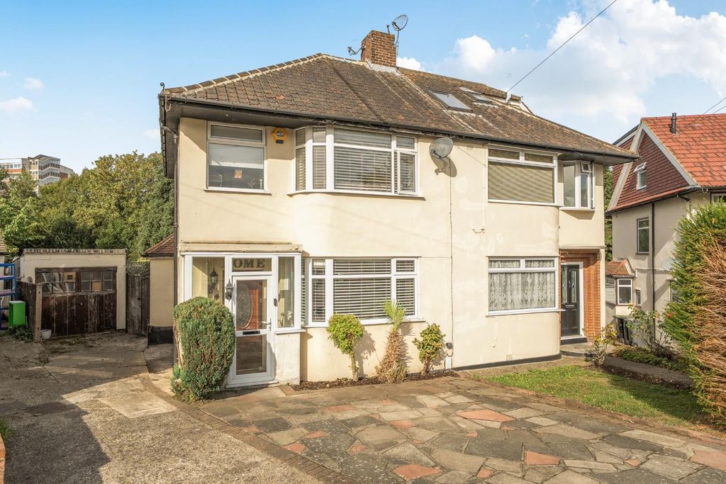 Property photo 1 of 17