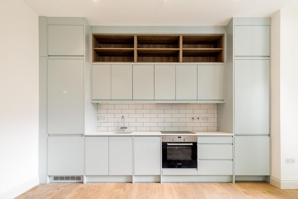 Property photo 2 of 5 Lettings Shepherds Bush Loftus Road 28 Rgf - Kitch