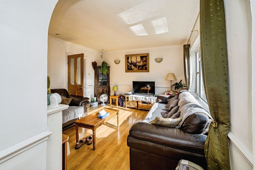 Property photo 2 of 14