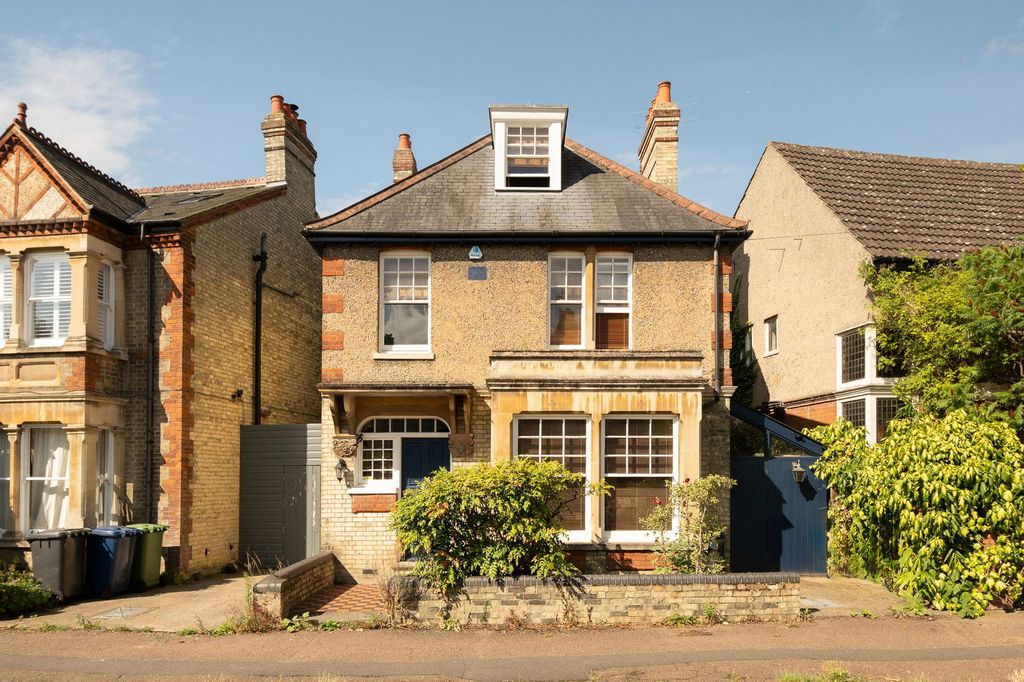Property photo 1 of 17