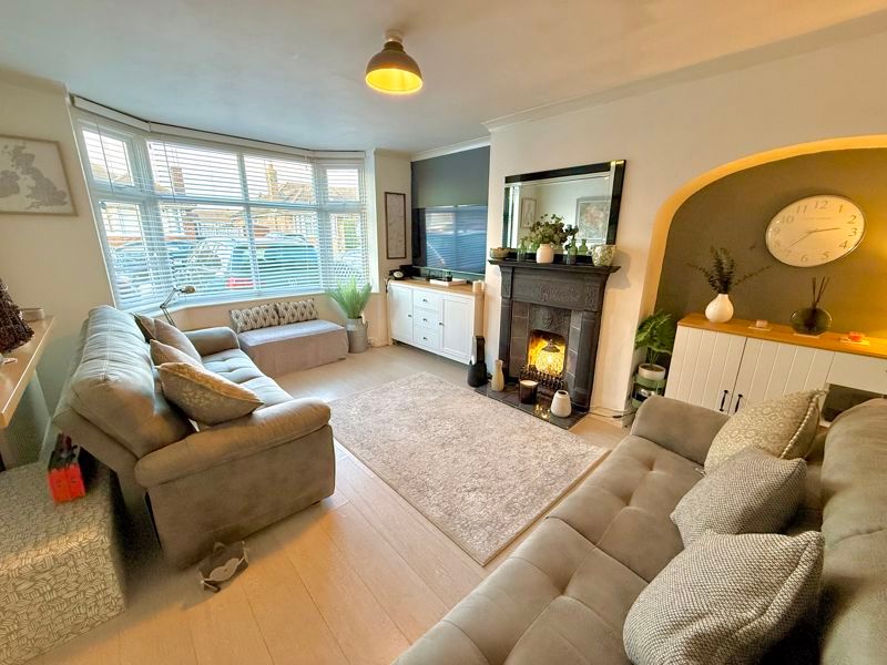 Property photo 3 of 20 Lounge