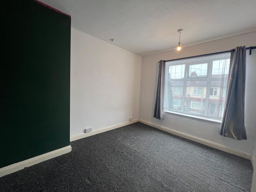 Property photo 2 of 4