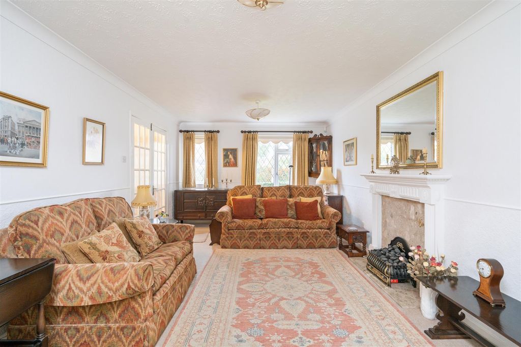 Property photo 2 of 18 16 Frankholmes Drive_12.Jpg