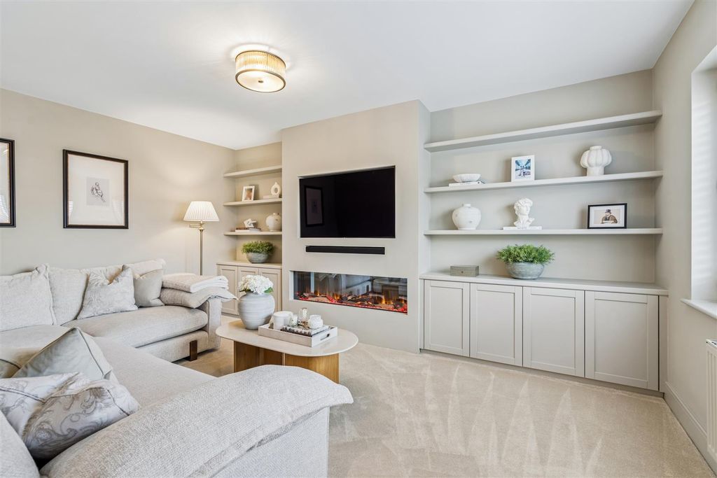 Property photo 3 of 27 Living Room