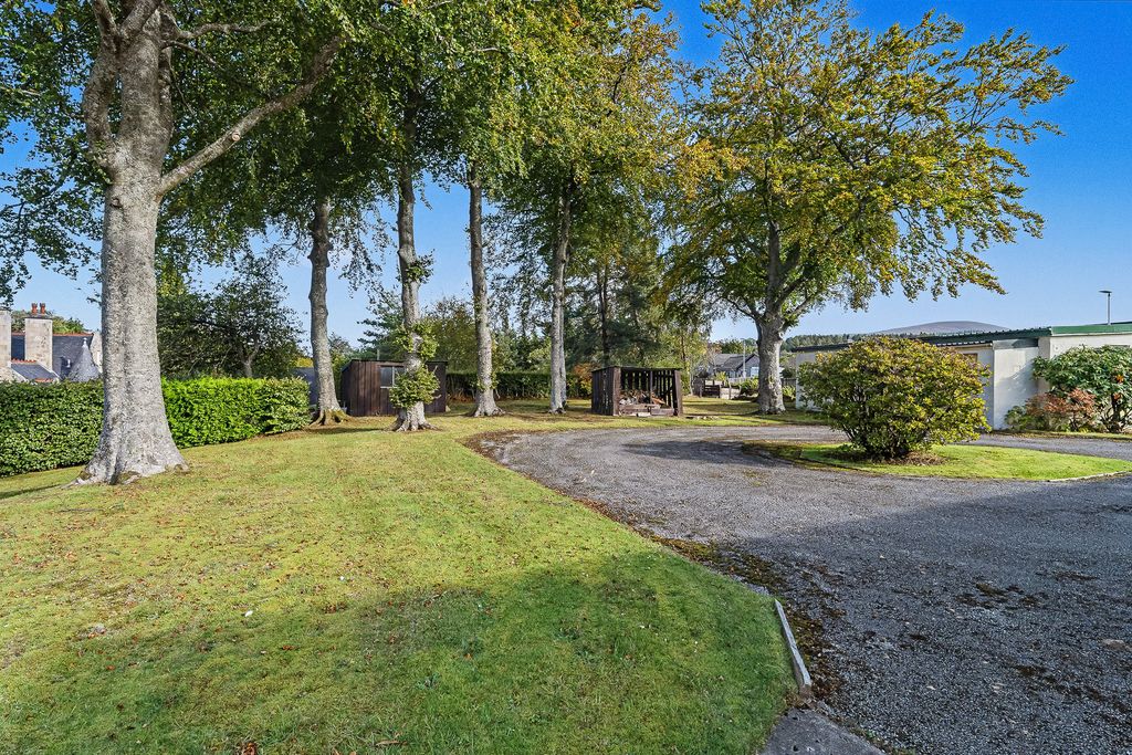 Property photo 2 of 36