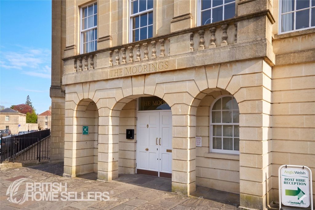 Property photo 2 of 8 Picture No. 14