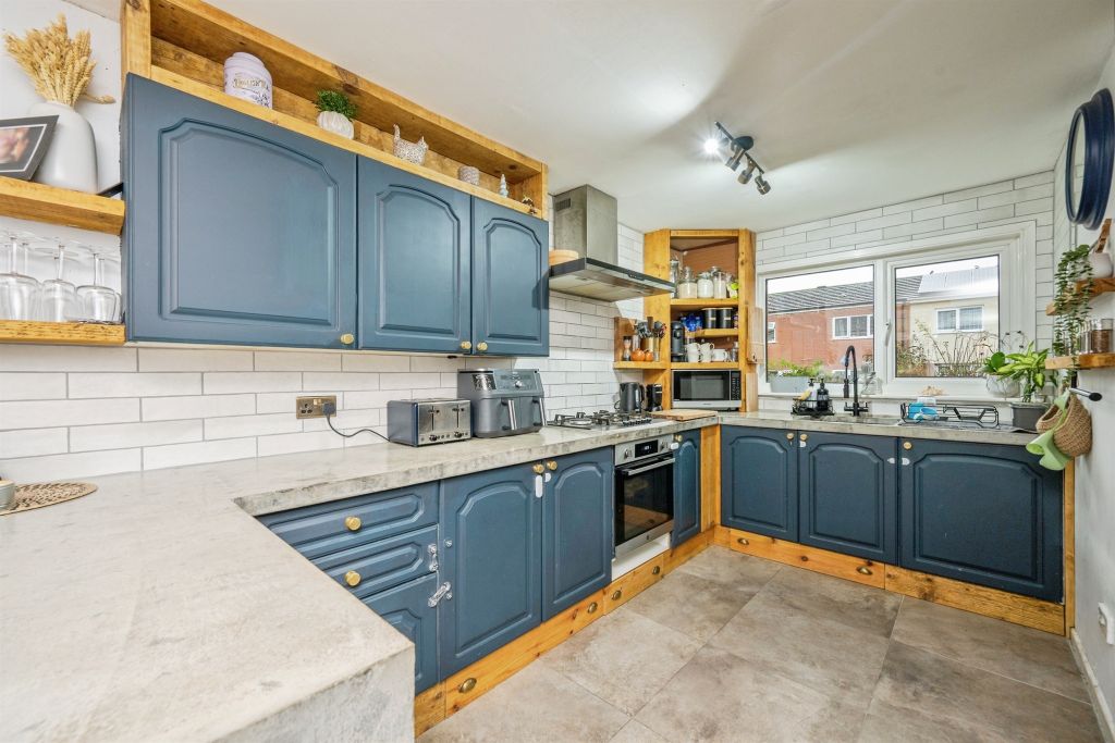 Property photo 3 of 20