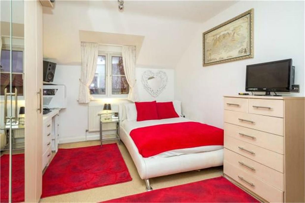 Property photo 3 of 6 2