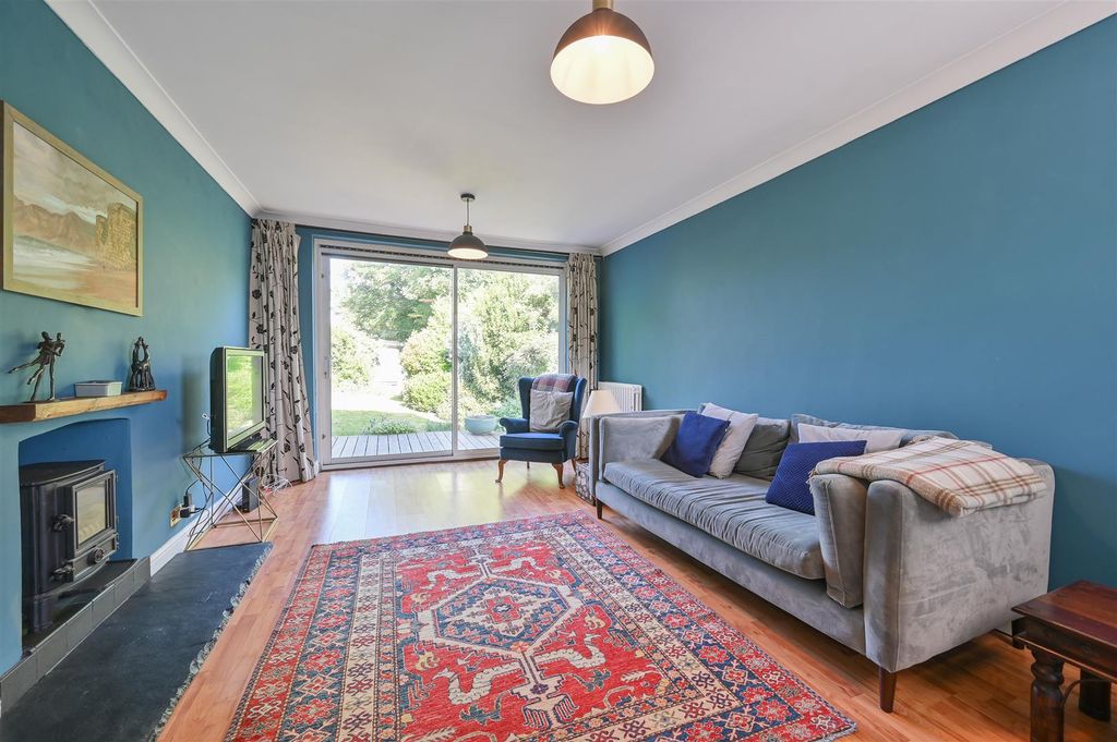 Property photo 2 of 14 2 Caesars Road-1.Jpg