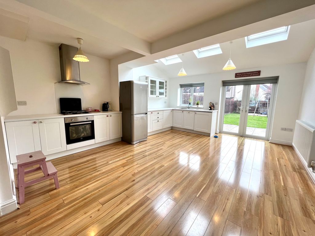 Property photo 2 of 9