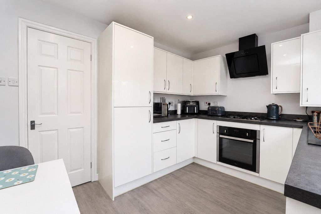 Property photo 3 of 17 10-06.Jpg