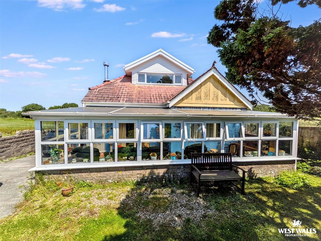 Property photo 3 of 27 10494.Jpg