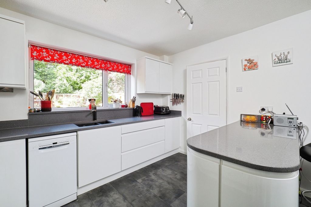 Property photo 2 of 20 Kitchen