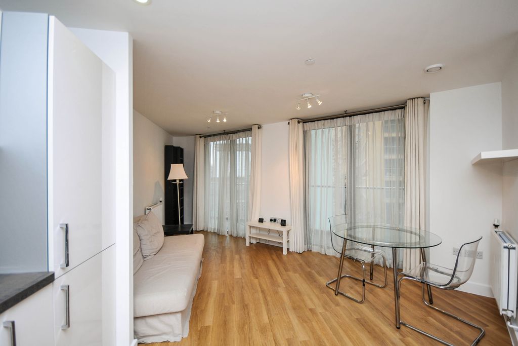 Property photo 2 of 8