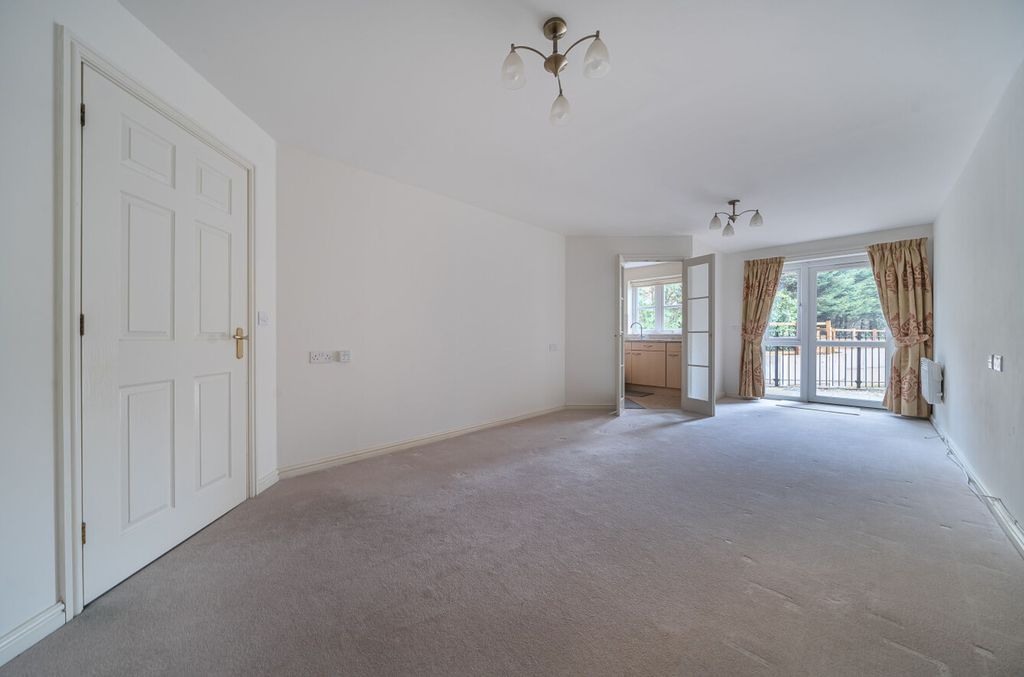 Property photo 2 of 11 Living Room