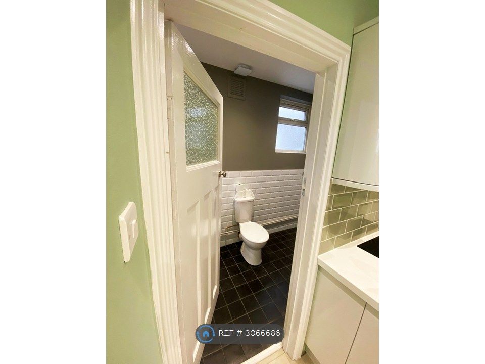 Property photo 3 of 11 Bath/Shower