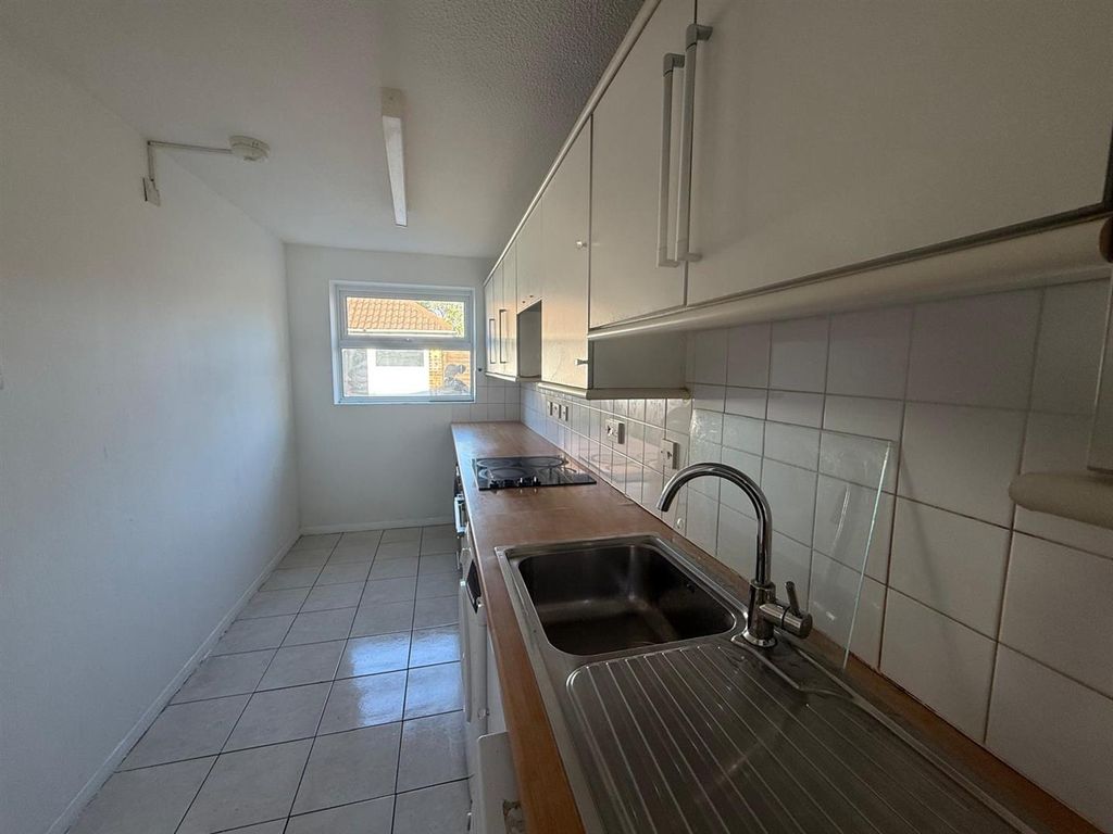 Property photo 3 of 8 Kitchen.Jpg