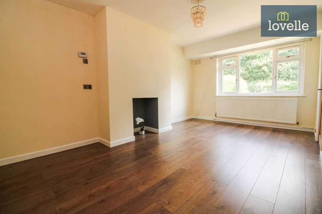 Property photo 3 of 23
