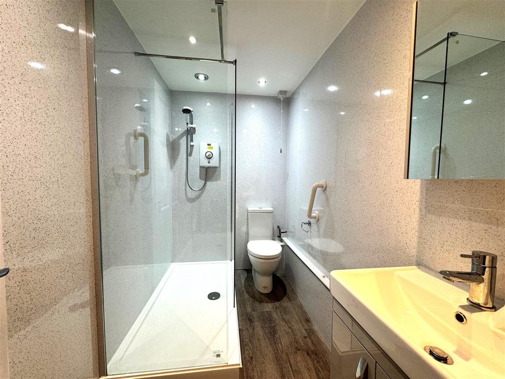 Property photo 3 of 7 Showerroom.Jpg