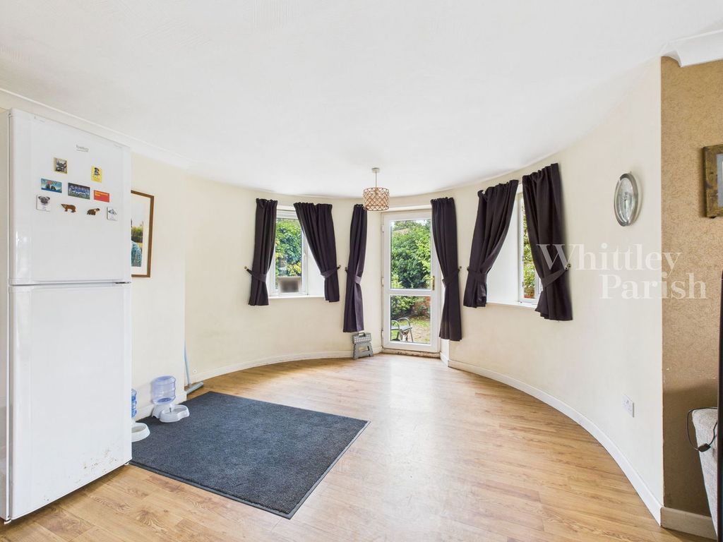 Property photo 3 of 14