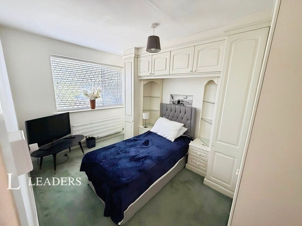 Property photo 2 of 8 Bedroom
