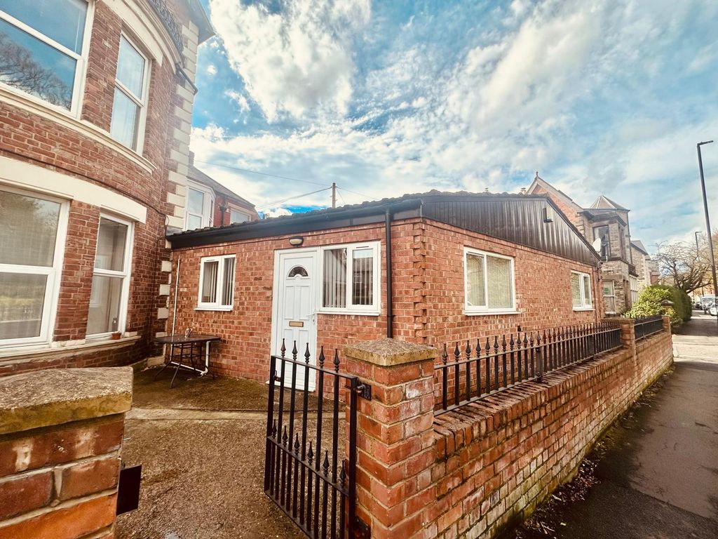 Property photo 1 of 6 1 Bed Bungalow To Let