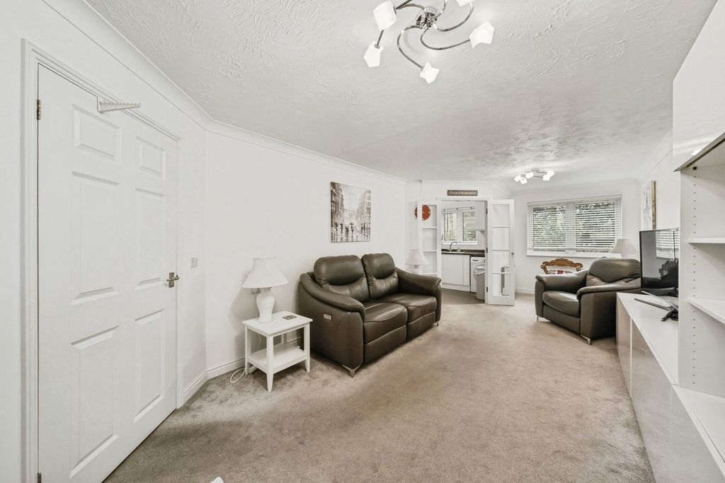 Property photo 3 of 19