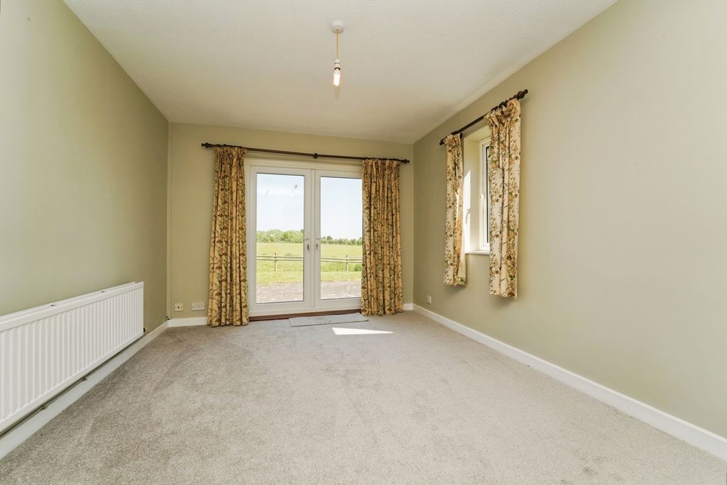 Property photo 2 of 17 Photo
