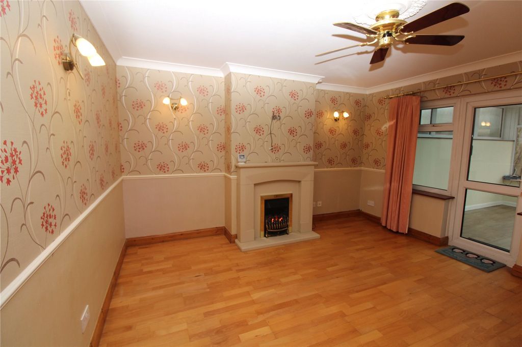 Property photo 3 of 17 Lounge View 2