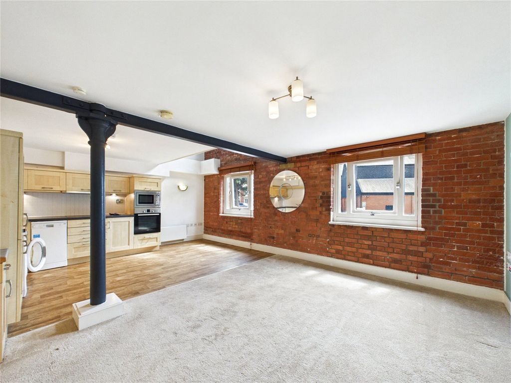 Property photo 2 of 16 Picture No. 01