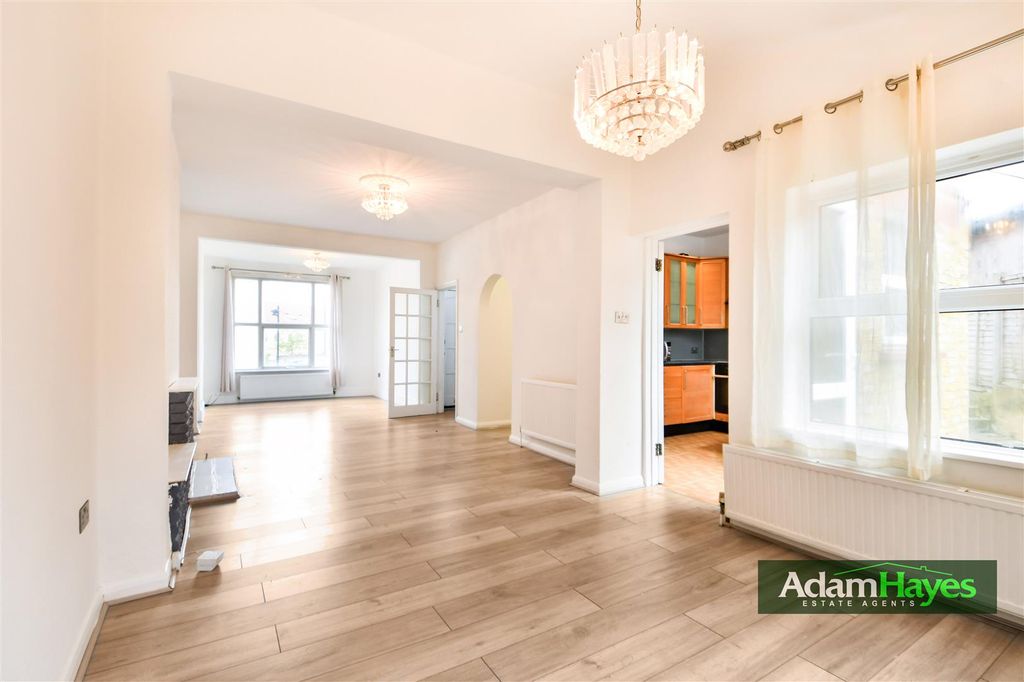 Property photo 2 of 14 10.Png