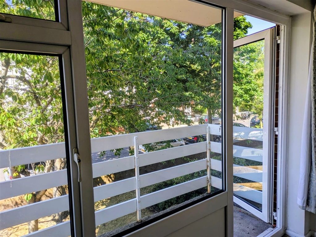 Property photo 2 of 9 Balcony