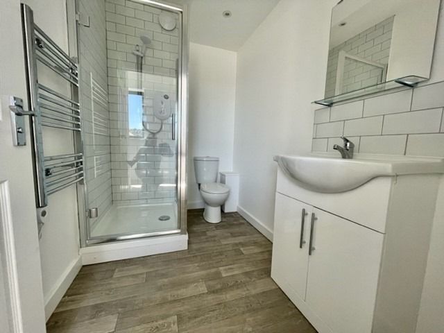 Property photo 3 of 5 4833472