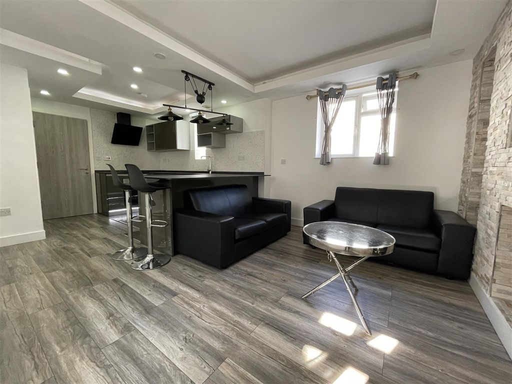 Property photo 2 of 12 Img_5132.Jpg