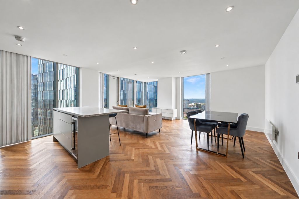 Property photo 1 of 19 6ba2469F-F235-43Db-9Dd2-c7096650c12A