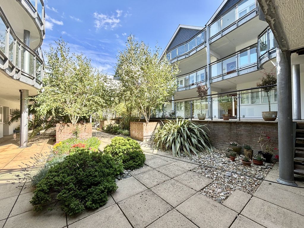 Property photo 3 of 10