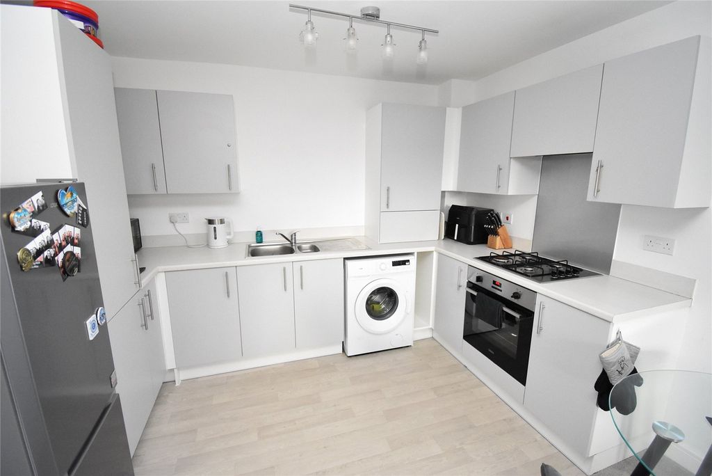 Property photo 2 of 12 Picture No. 04