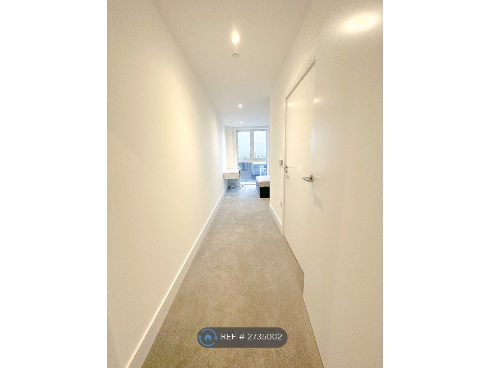 Property photo 3 of 17 Master Bedroom