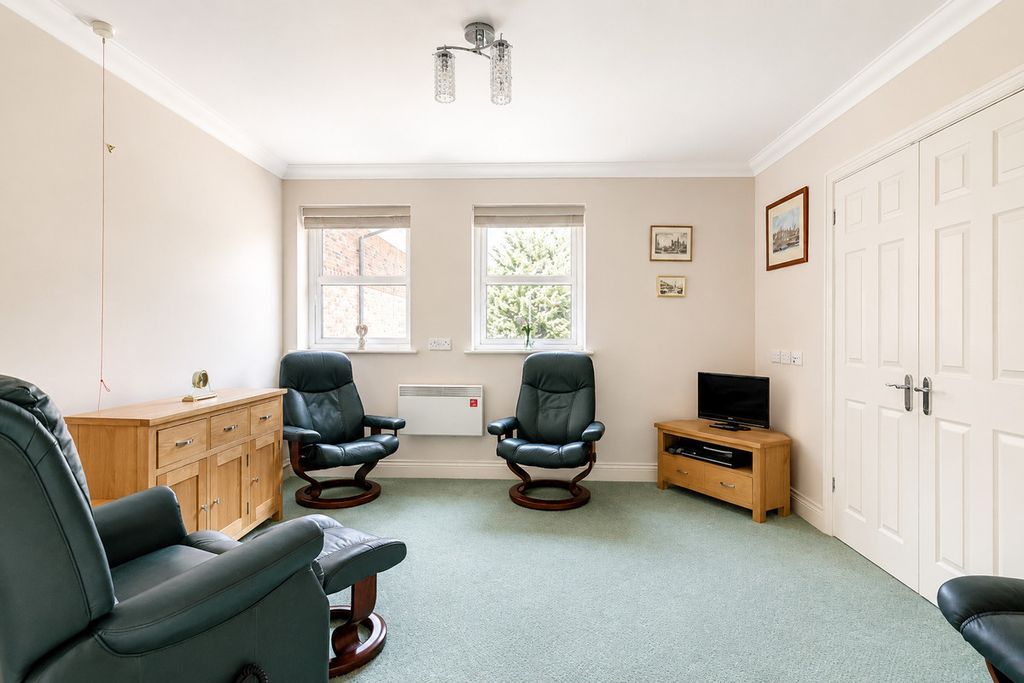 Property photo 3 of 14
